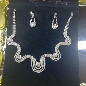 Elegant Silver Jewelry Set